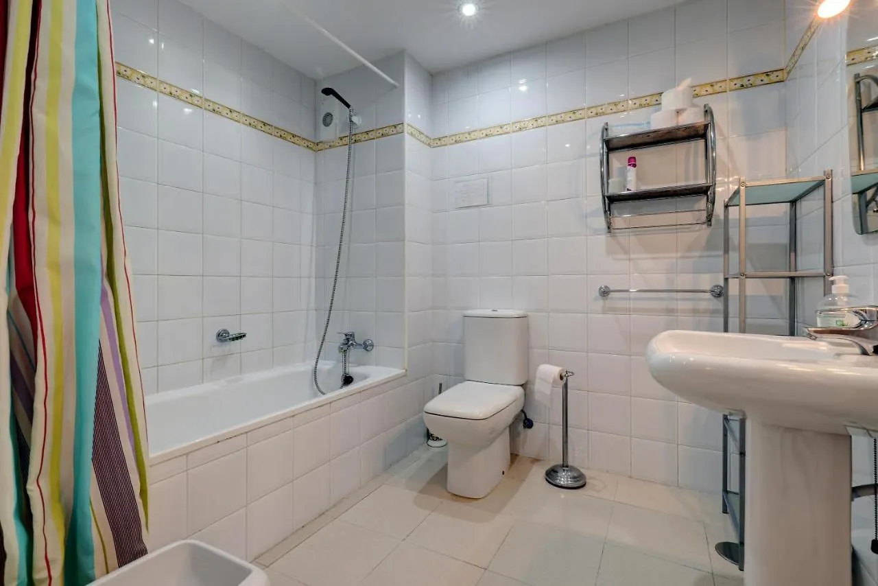 Luxury 2 Bed Apt Freeview Tv Wi Marbella Apartment