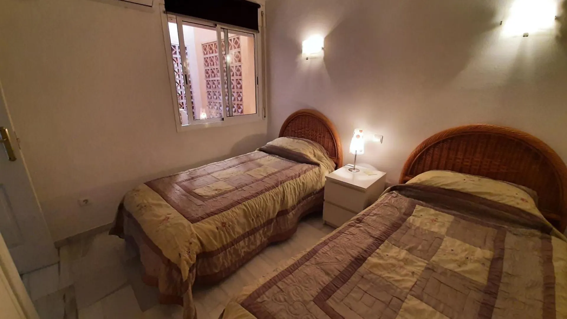 Luxury 2 Bed Apt Freeview Tv Wi Marbella Spain
